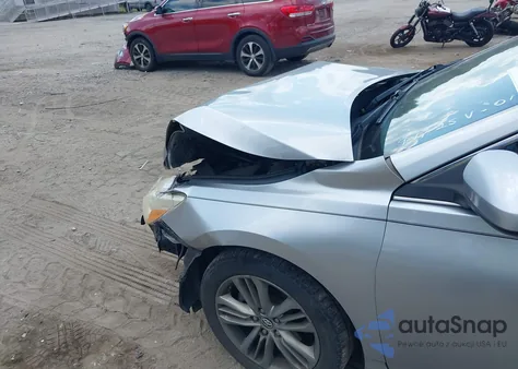 2015 Toyota Camry Se z USA, uszkodzony, nr VIN 4T1BF1FK6FU020188